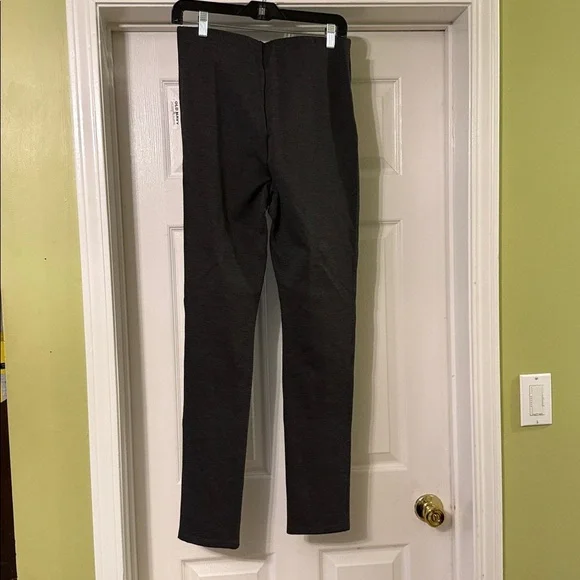NWT Old Navy - stretchy skinny leggings with front slit - size M - Picture 3 of 5